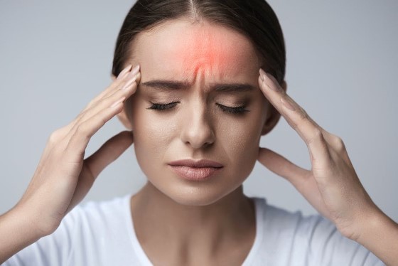 Bolesti hlavy mohou být jedním z přízanků chudkorevnosti, souvisí také s neustálou a velmi silnou únavou